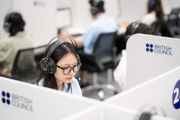 Lịch thi IELTS 2024 trên máy tính